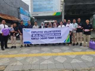 BPJS Ketenagakerjaan Batulicin Lakukan Employee Volunteering Berbagi Takjil di Bulan Ramadan