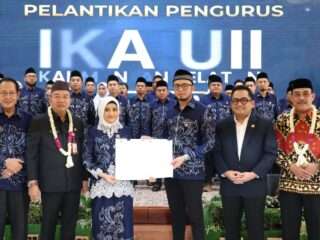 Pemkab Tanbu Dukung Penguatan SDM dan Investasi pada Pelantikan Pengurus IKA UII Kalsel