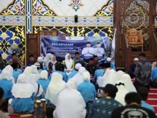 Tanah Bumbu Lepas 239 Jamaah Calon Haji, Bupati Berpesan Jaga Kesehatan, Patuhi Arahan Petugas dan Pembimbing